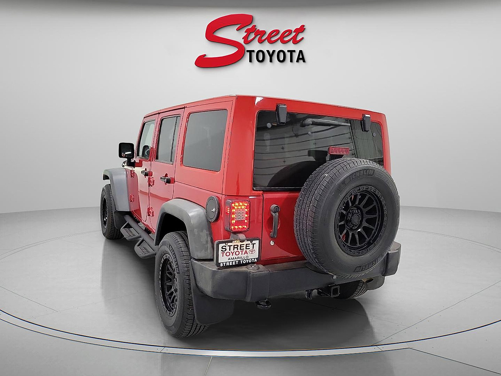 Used 2014 Jeep Wrangler Unlimited Rubicon w/ Connectivity Group image 2