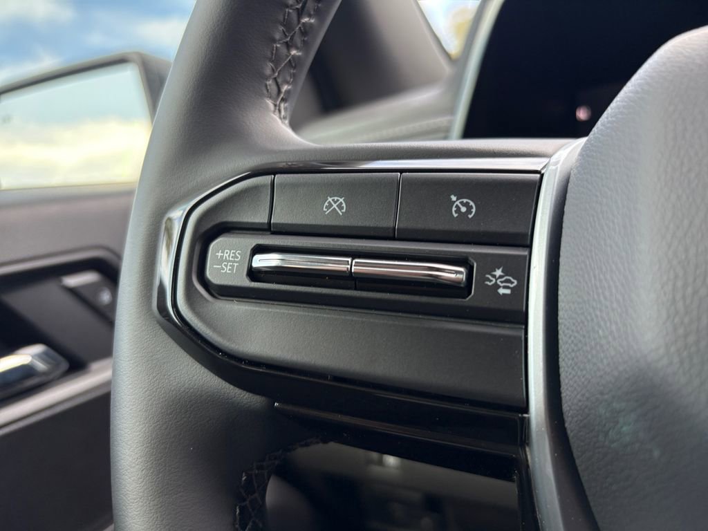 New 2025 Chevrolet Colorado LT w/ LT Convenience Package image 17