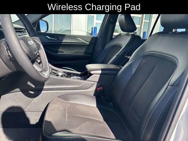 Used 2023 Jeep Grand Cherokee Altitude image 12