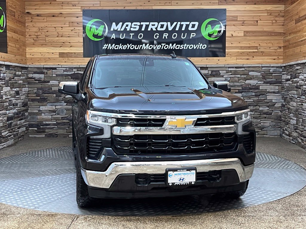 Used 2022 Chevrolet Silverado 1500 LT AWD/4WD image 5