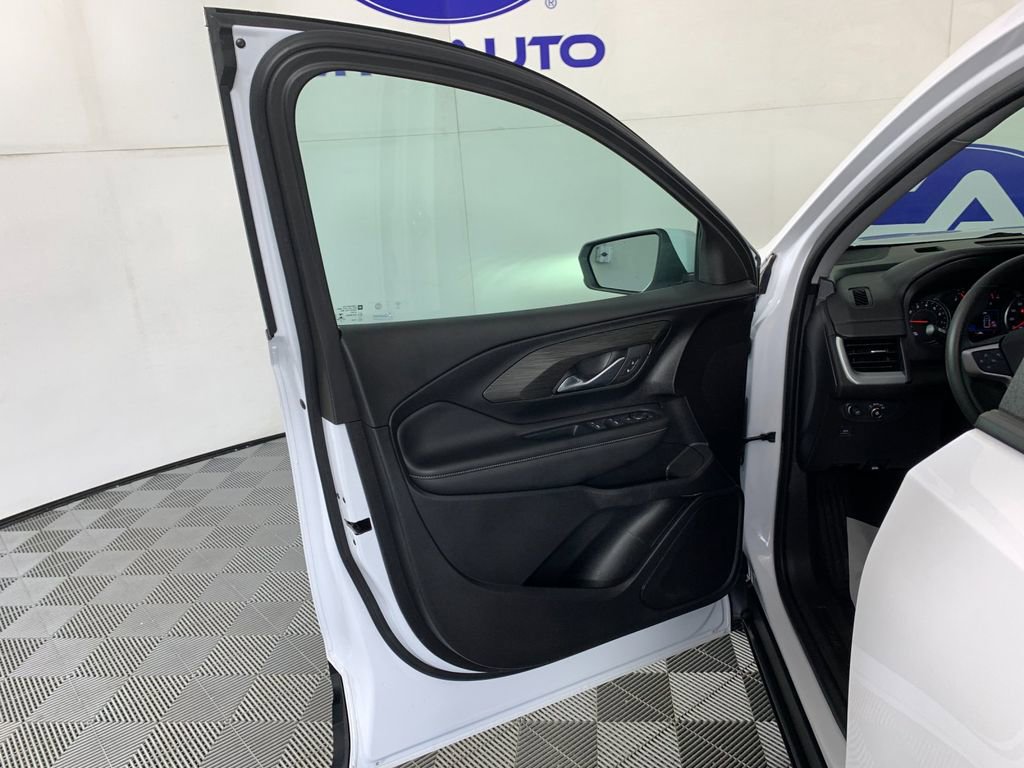 Used 2022 GMC Terrain SLE w/ Fleet Convenience Package FWD image 13
