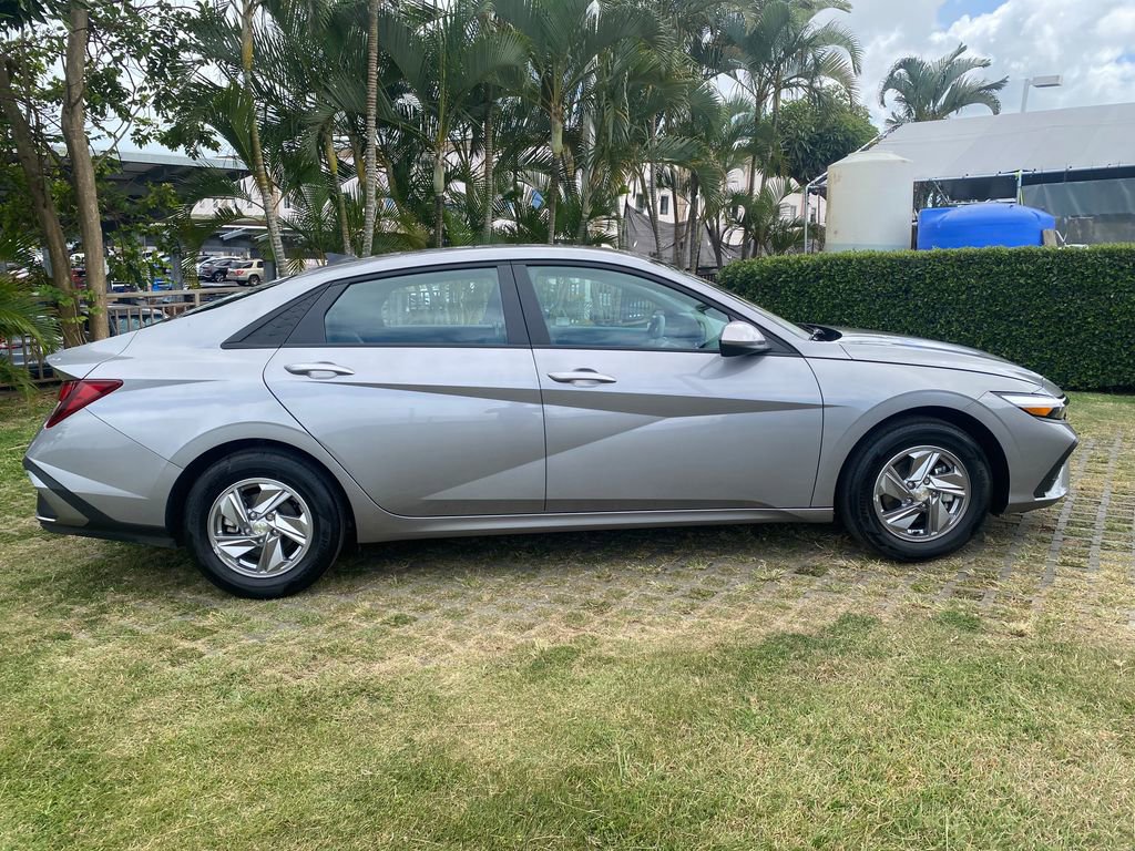 Certified 2025 Hyundai Elantra SE FWD image 26