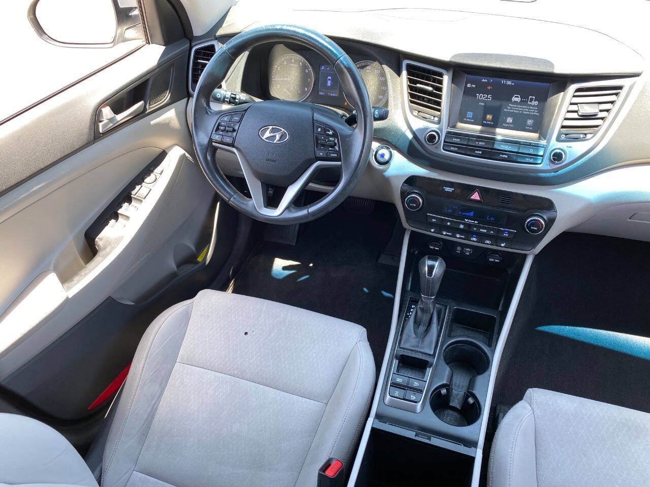 Used 2018 Hyundai Tucson Value AWD/4WD image 16