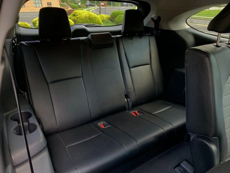 Used 2020 Toyota Highlander XLE AWD/4WD image 17