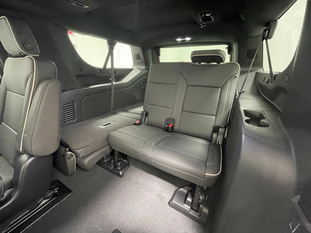 New 2026 Chevrolet Suburban Premier w/ Sun And Tow Package AWD/4WD image 14