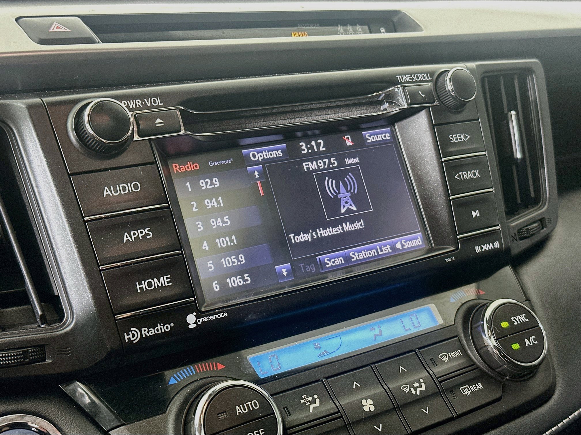 Used 2017 Toyota RAV4 XLE AWD/4WD image 19
