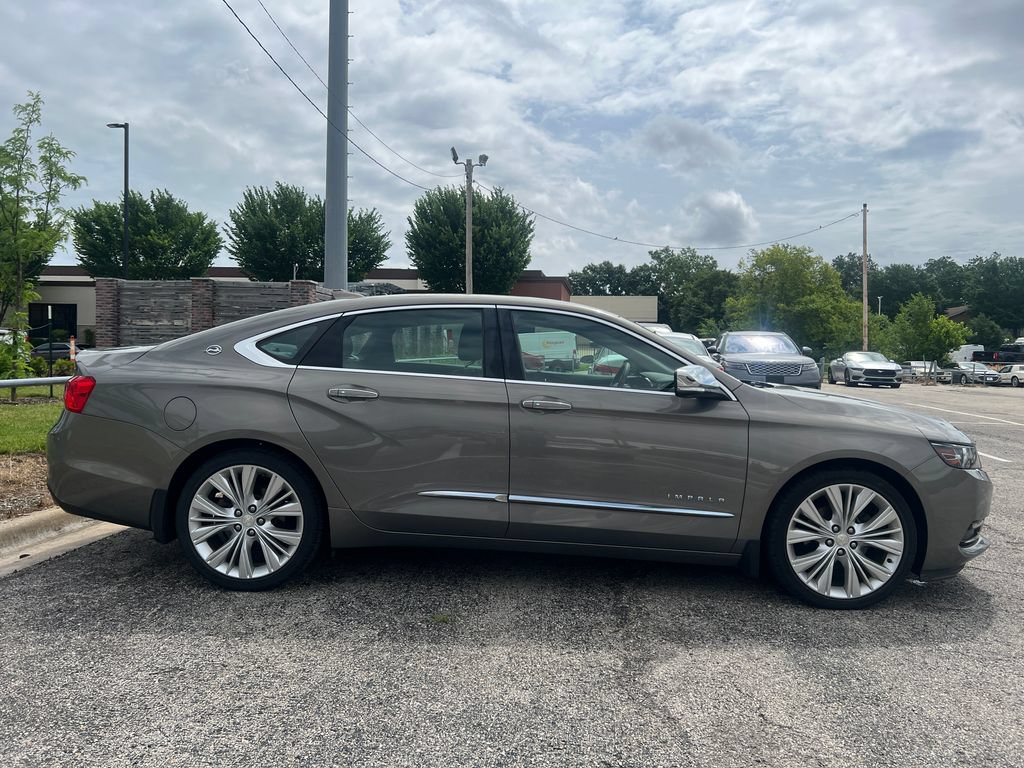 Used 2017 Chevrolet Impala Premier w/ Enhanced Convenience Package FWD image 2