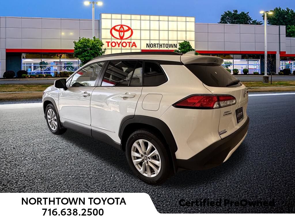 Used 2024 Toyota Corolla Cross LE FWD image 4