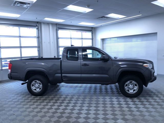 Used 2017 Toyota Tacoma SR image 8
