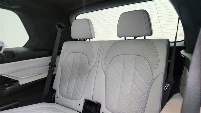 Used 2023 BMW X7 xDrive40i w/ M Sport Package image 31