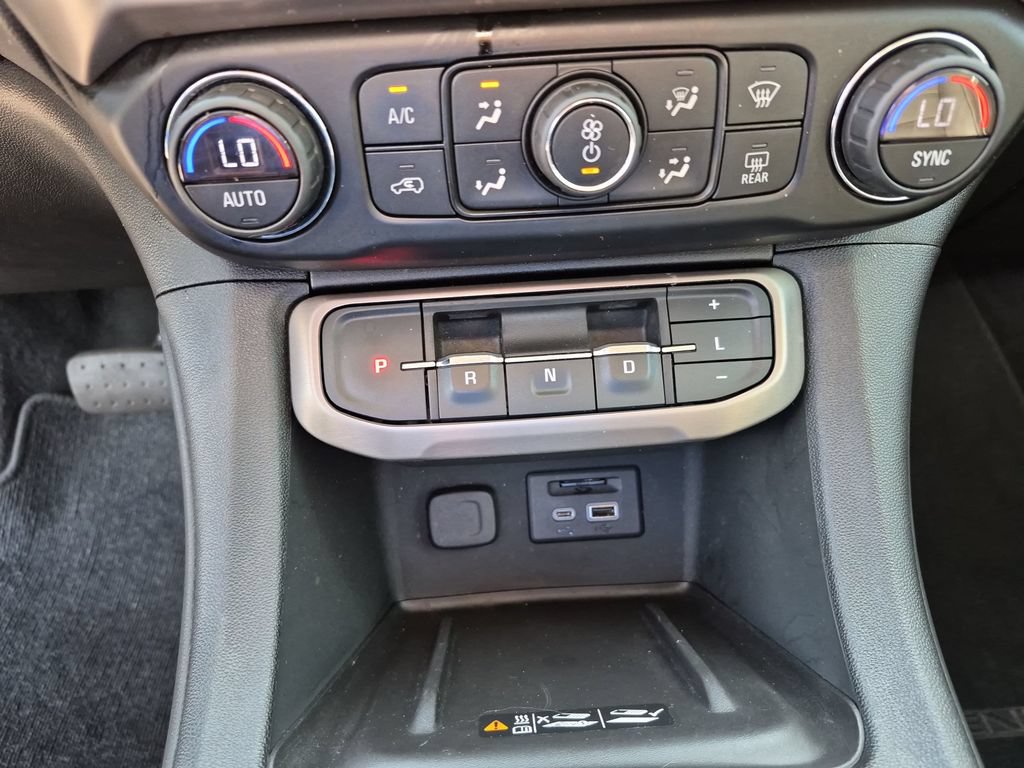 Used 2021 GMC Acadia Denali w/ Denali Technology Package FWD image 30