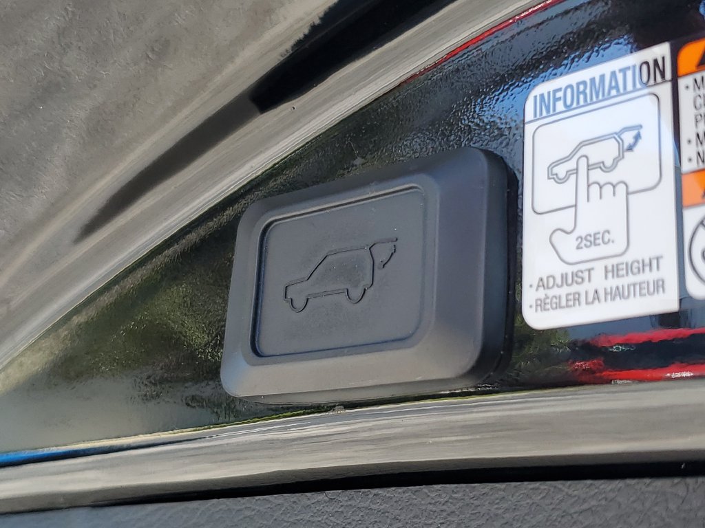 Used 2017 Toyota RAV4 Limited w/ Advanced Technology Package FWD image 11