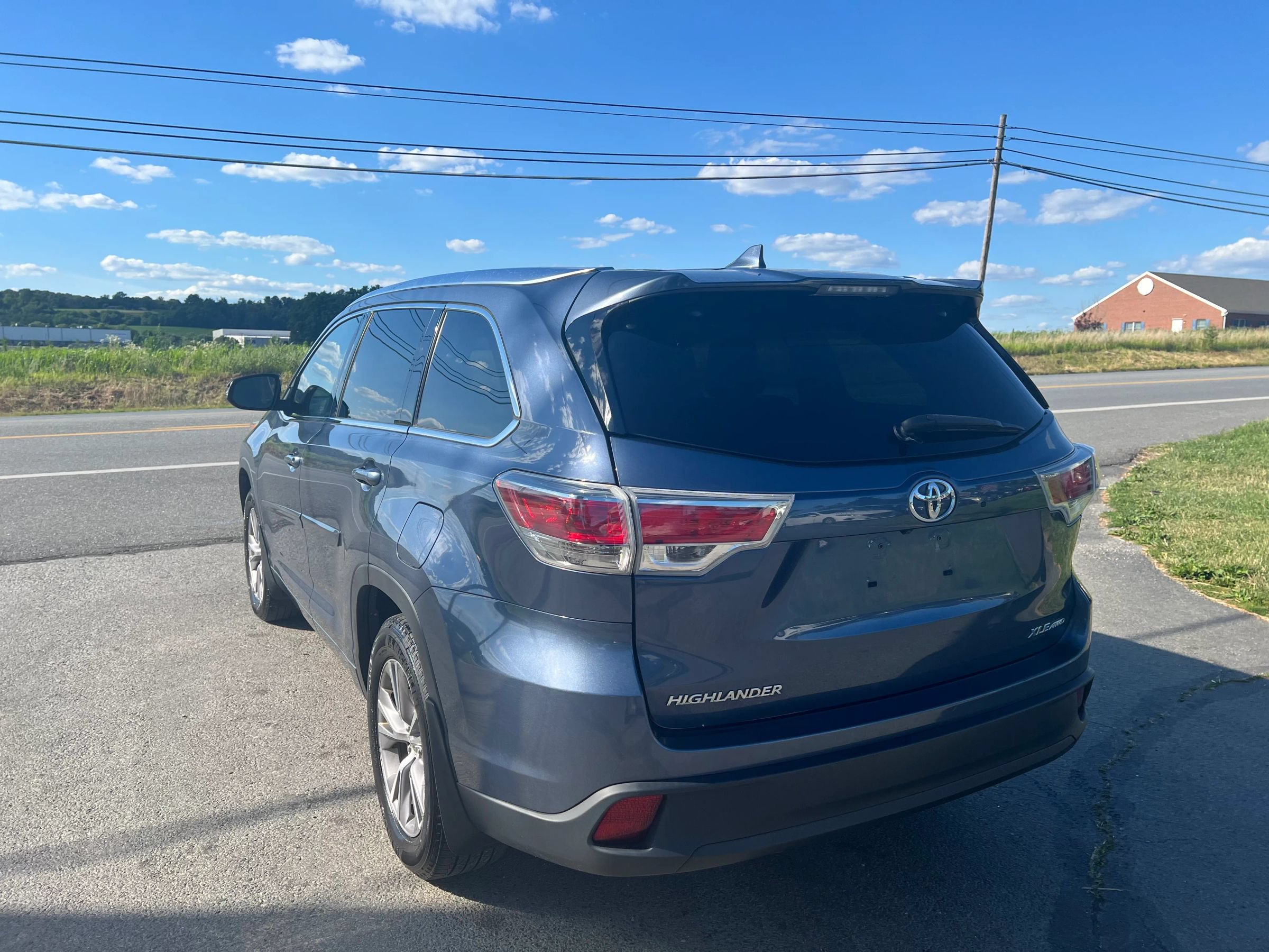 Used 2015 Toyota Highlander XLE AWD/4WD image 6