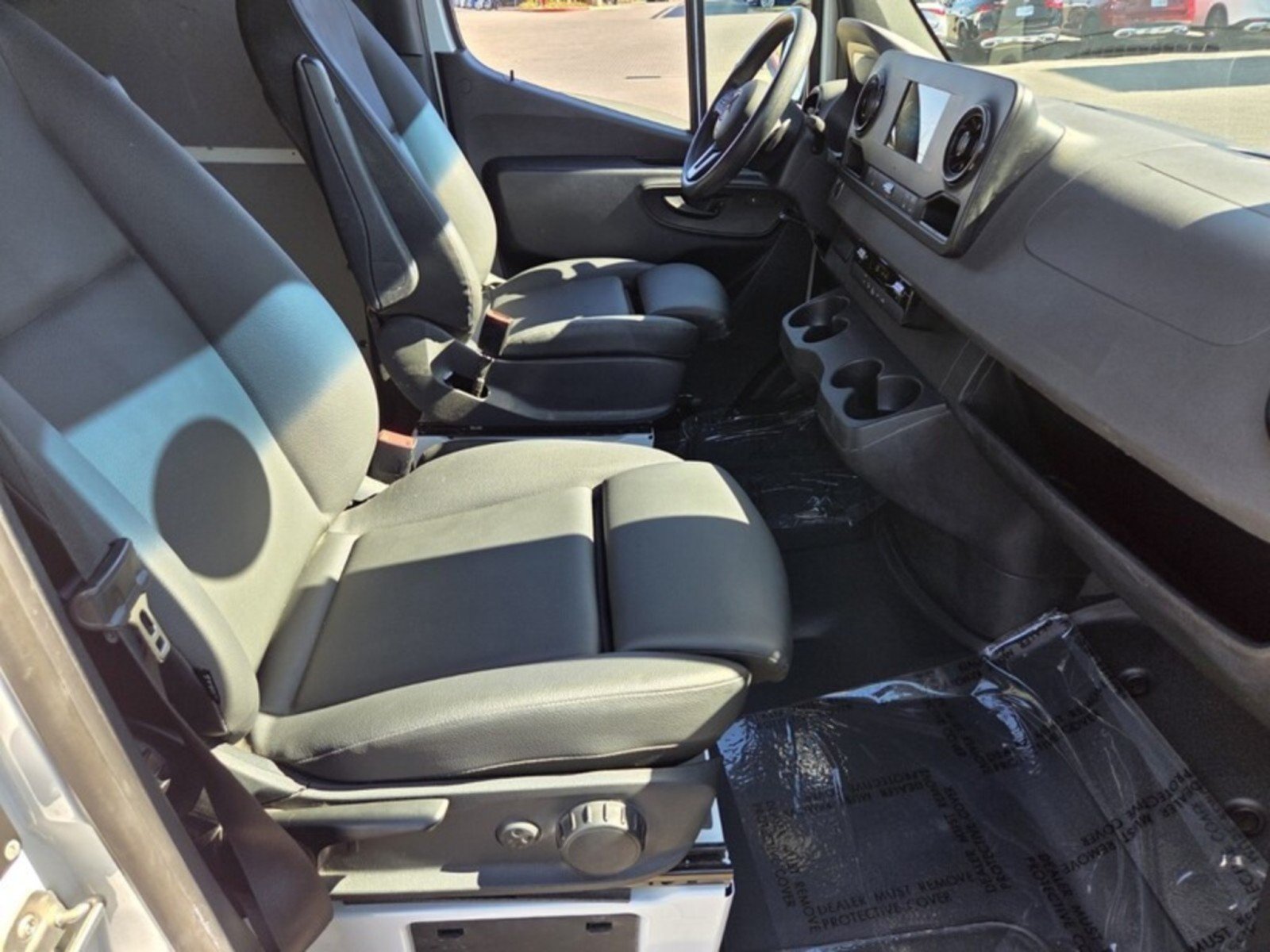 Used 2024 Mercedes-Benz Sprinter 2500 image 20