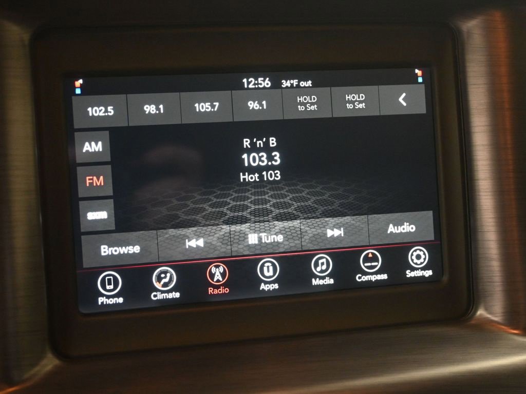 Used 2018 Dodge Charger SXT w/ Blacktop Package image 17