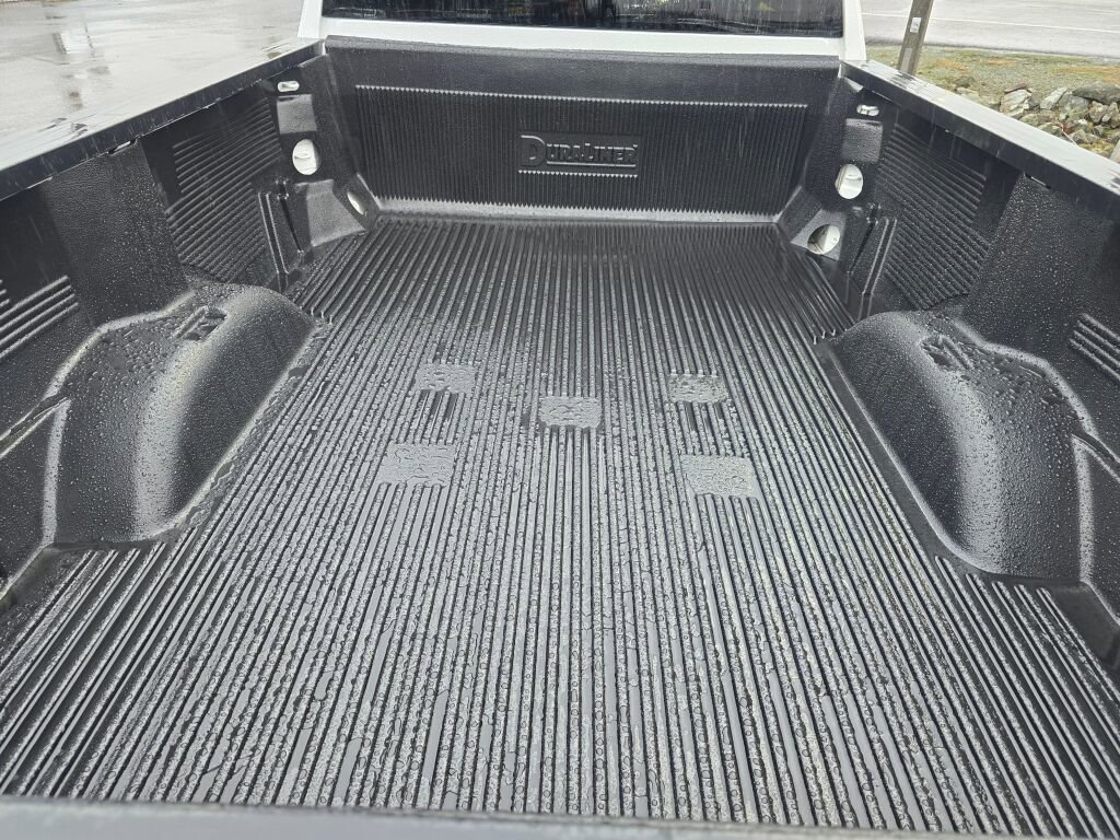 Used 2024 Chevrolet Silverado 3500 LT image 8