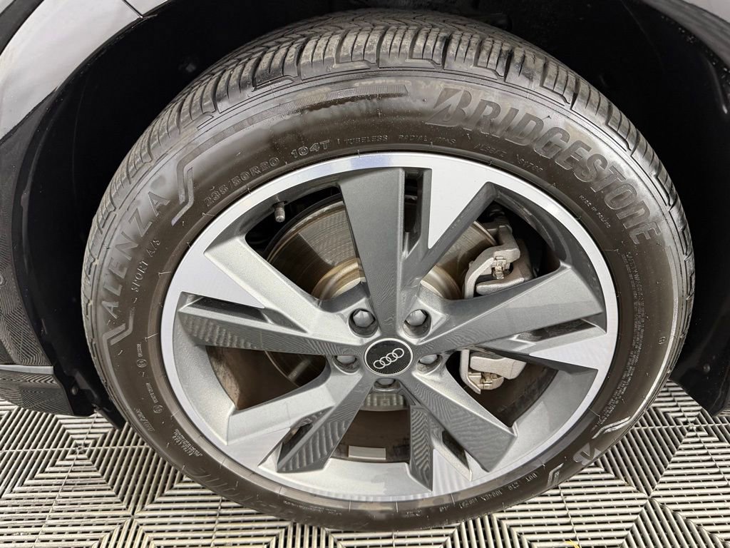 Used 2024 Audi Q4 e-tron Premium Plus w/ Premium Plus image 11