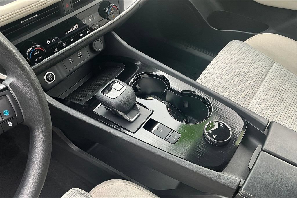 Certified 2023 Nissan Rogue SV AWD/4WD image 18
