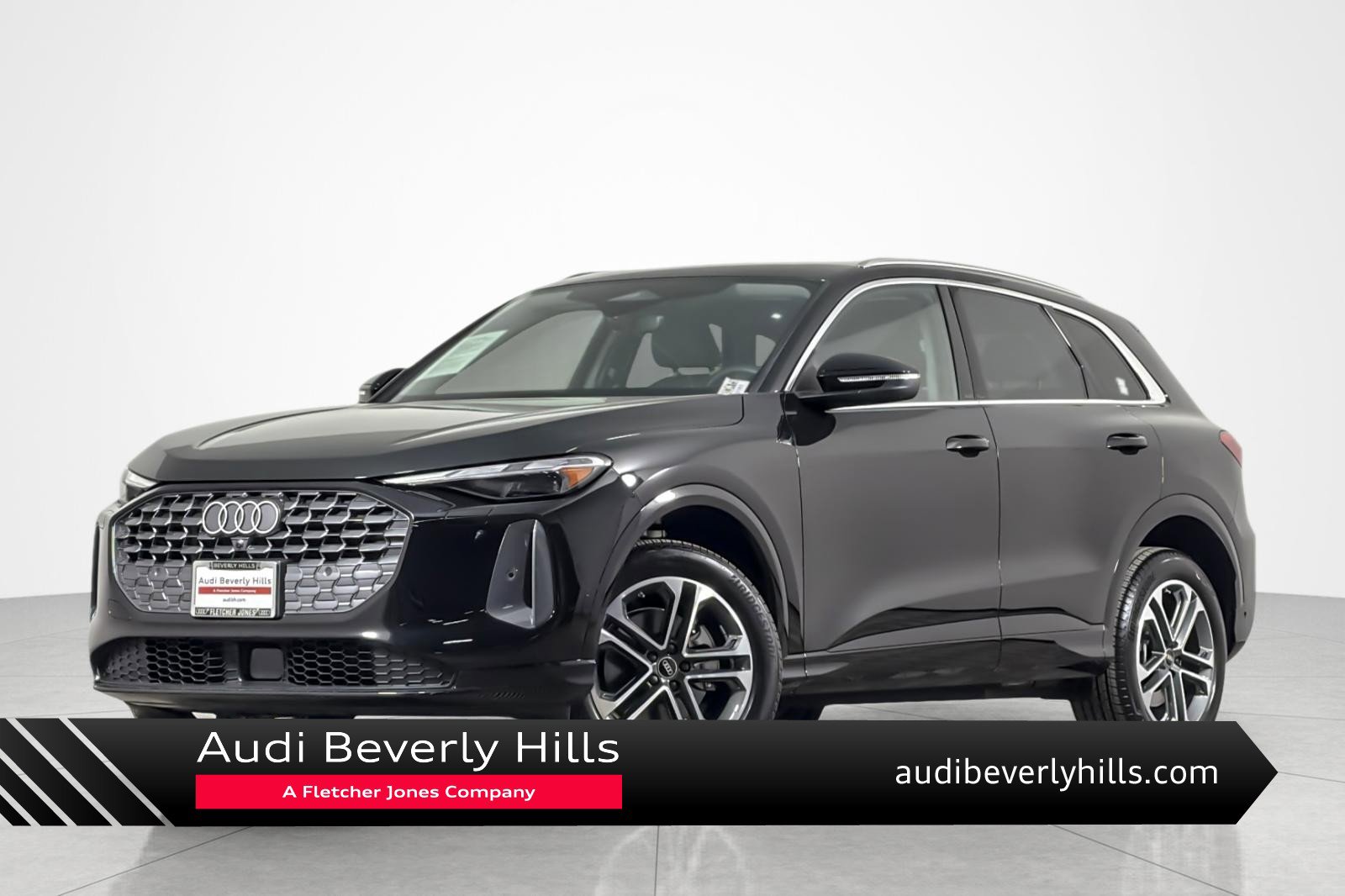 Used 2025 Audi Q5 Premium w/ Convenience Package