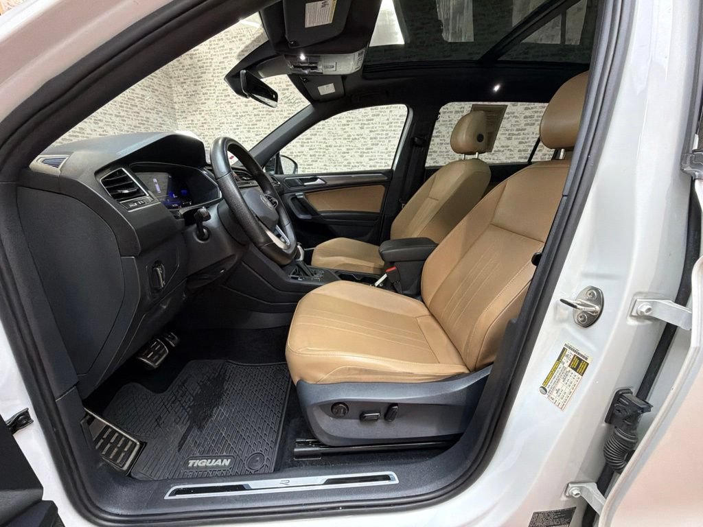Used 2024 Volkswagen Tiguan SE R-Line FWD image 23