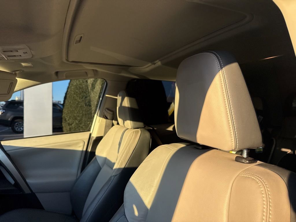 Used 2013 Toyota RAV4 Limited image 10