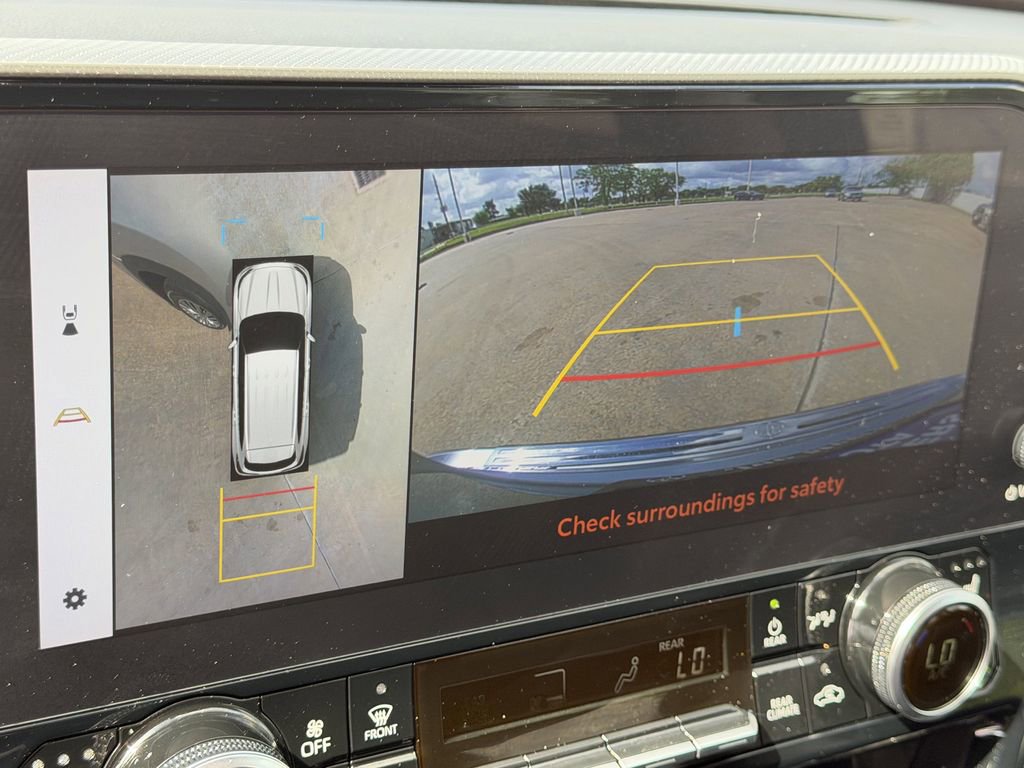 Used 2024 Toyota Highlander Platinum FWD image 19