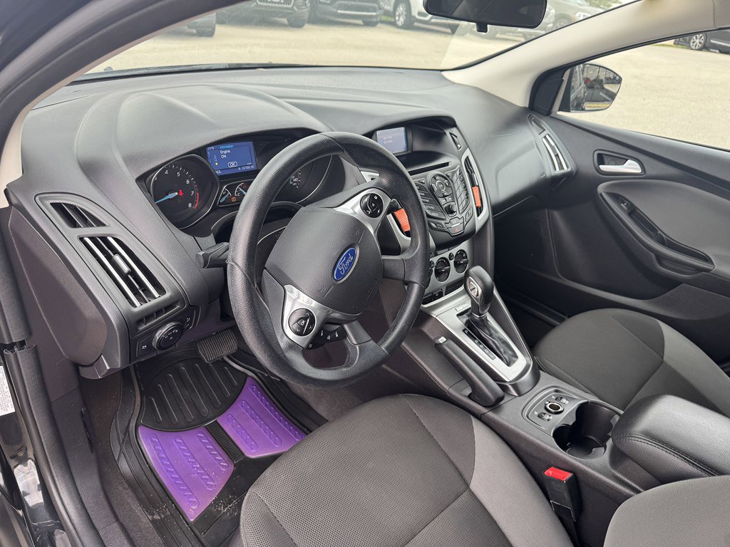 Used 2014 Ford Focus SE w/ SE Winter Package FWD image 22
