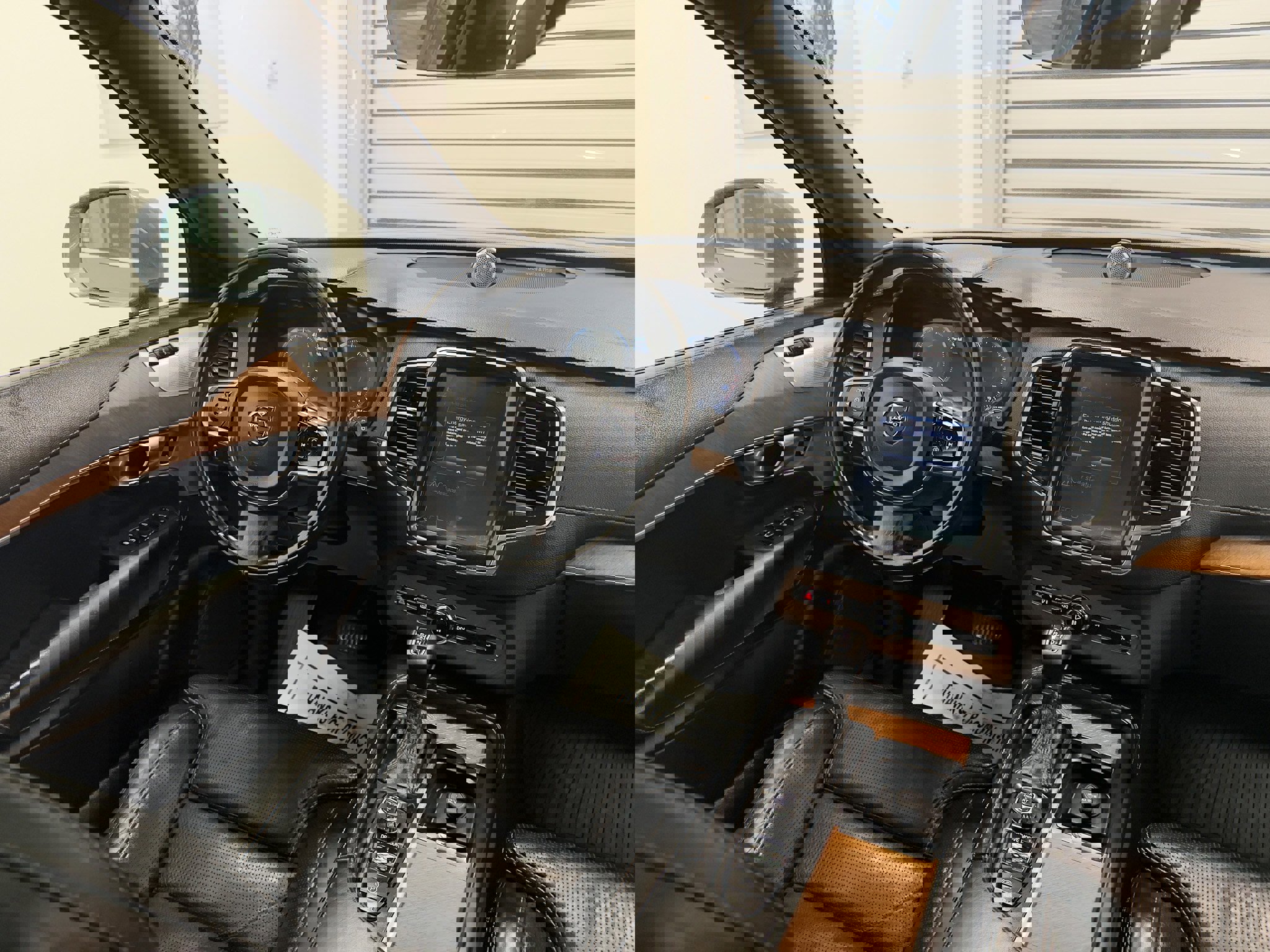 Used 2018 Volvo XC90 T6 Inscription w/ Convenience Package image 18