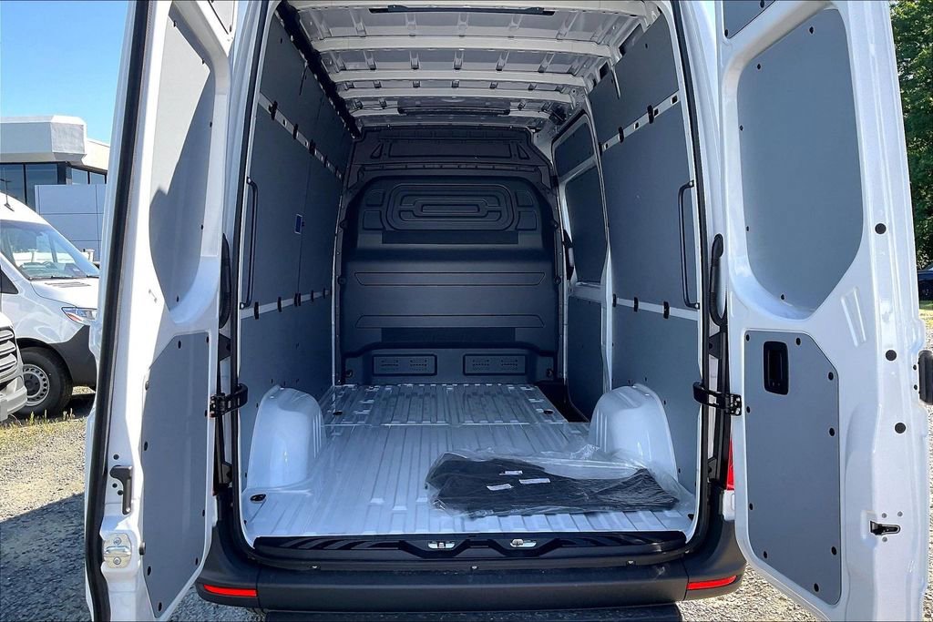 New 2026 Mercedes-Benz Sprinter 2500 image 9