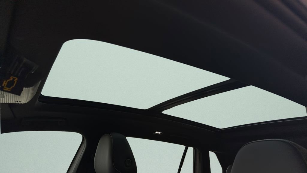 New 2026 Volkswagen Tiguan SE R-Line image 23