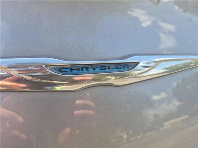 Used 2017 Chrysler 300 Limited RWD image 28