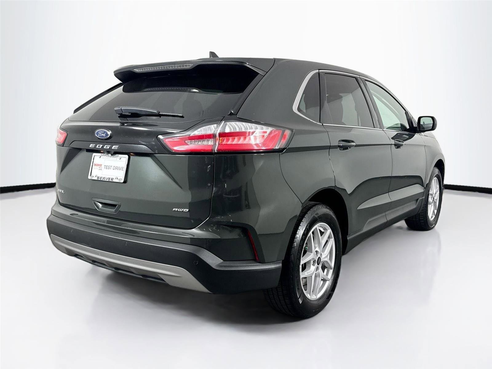 Used 2023 Ford Edge SEL image 11