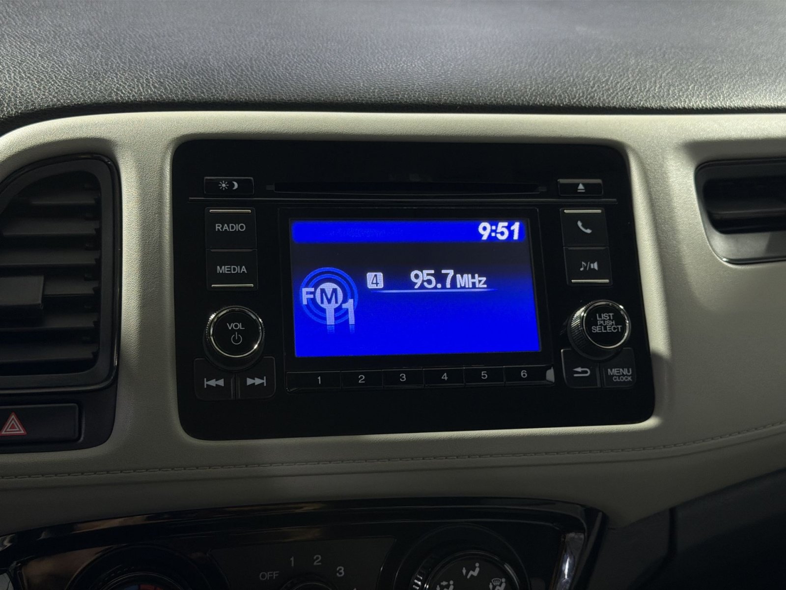 Used 2022 Honda HR-V LX image 32