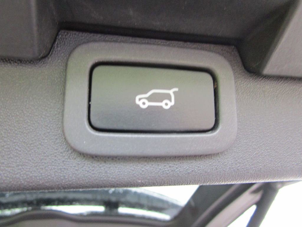 Used 2019 Land Rover Discovery HSE AWD/4WD image 14