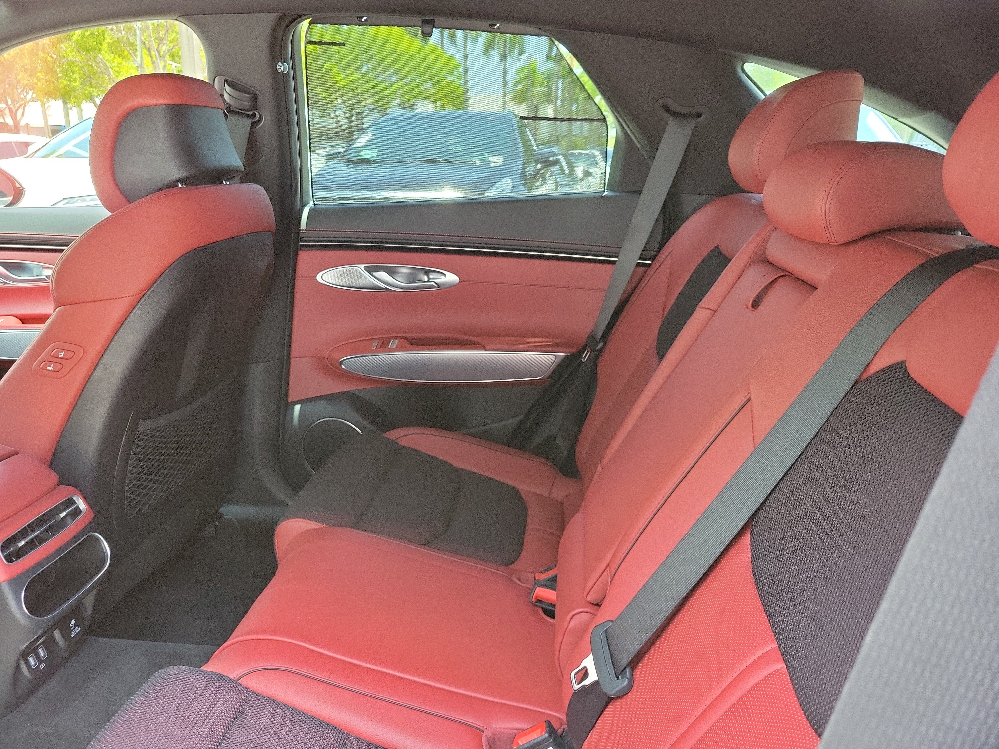 Used 2022 Genesis GV70 2.5T w/ Sport Prestige Package AWD/4WD image 7