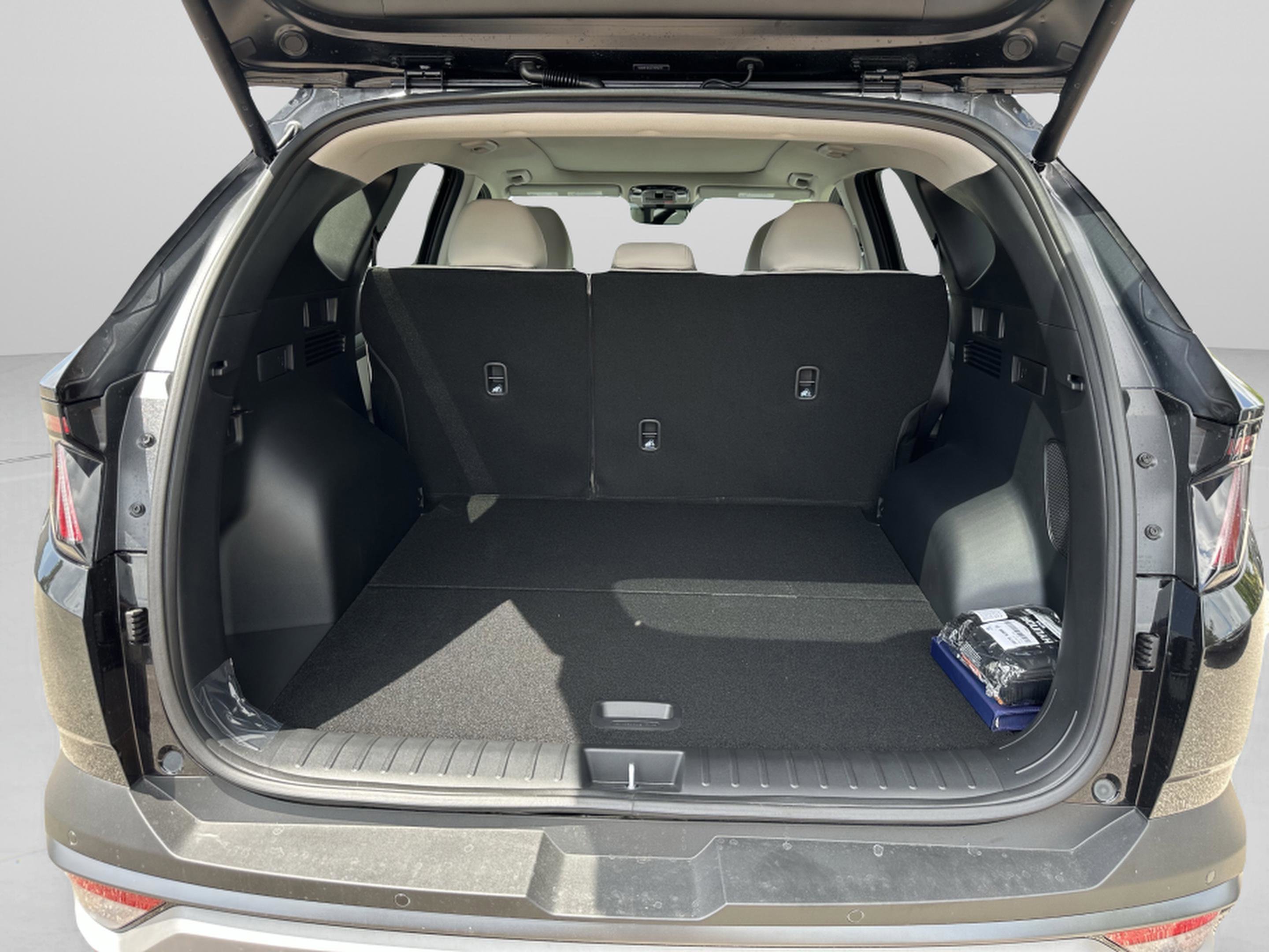 New 2026 Hyundai Tucson Limited FWD image 6