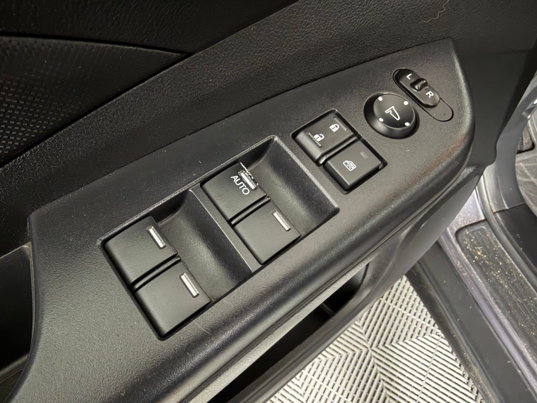 Used 2016 Honda CR-V LX image 10