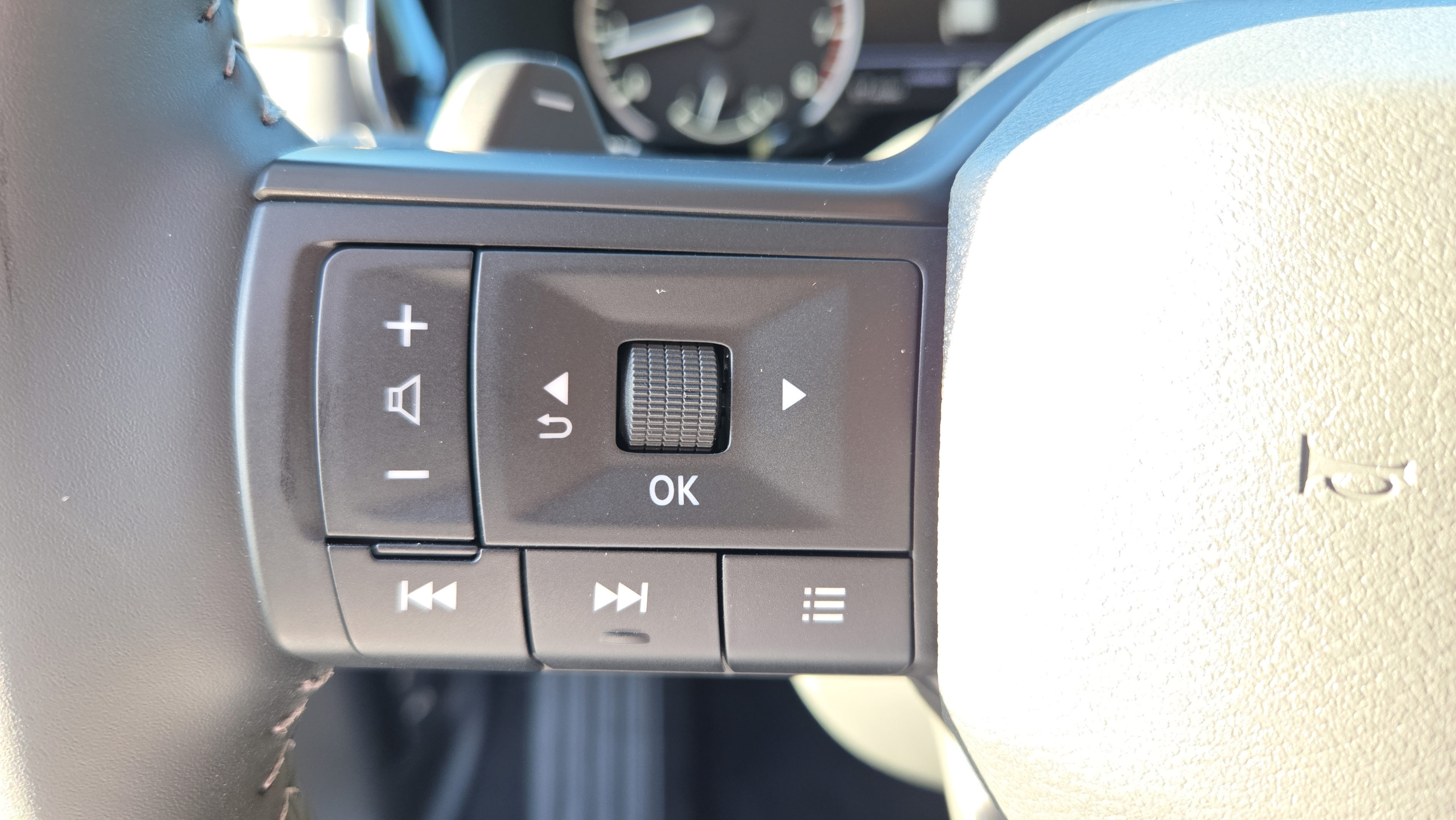 New 2026 Nissan Pathfinder SV FWD image 23