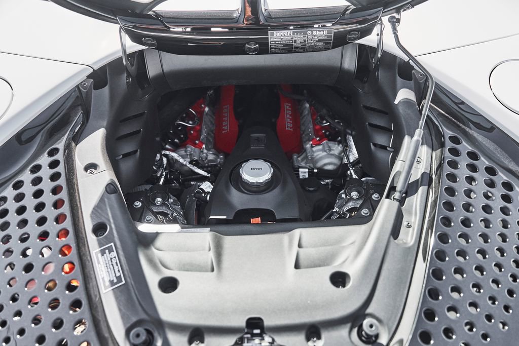 Used 2024 Ferrari SF90 Spider image 27