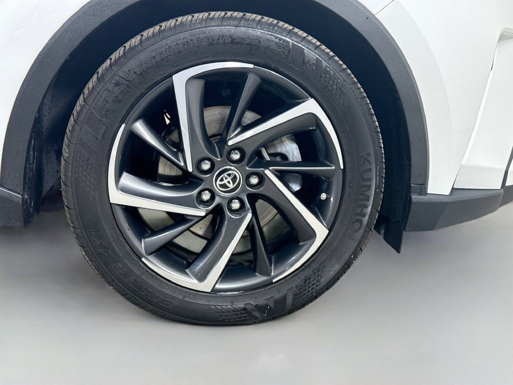 Used 2022 Toyota C-HR Limited FWD image 31