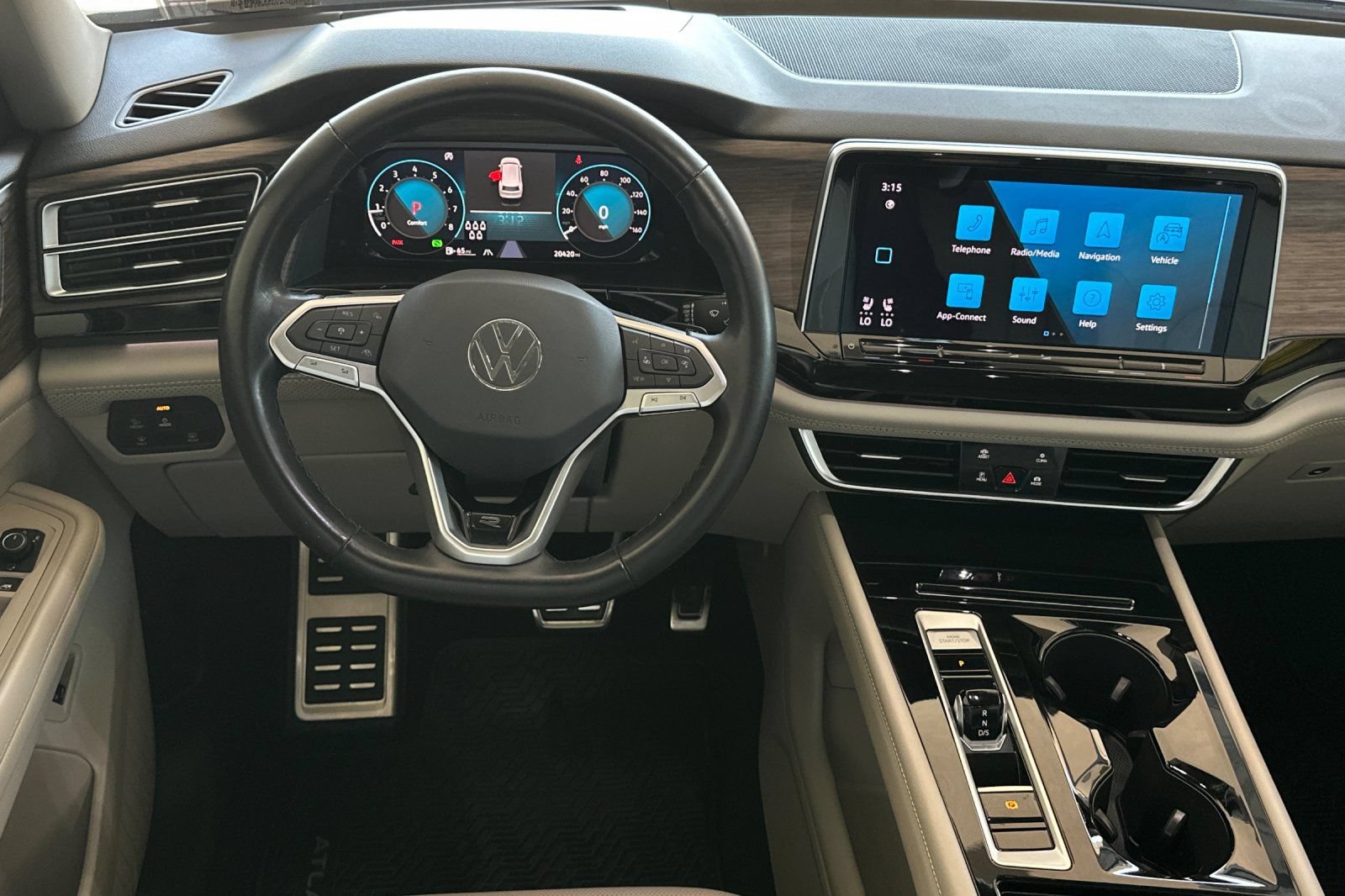Used 2024 Volkswagen Atlas SEL Premium R-Line AWD/4WD image 13