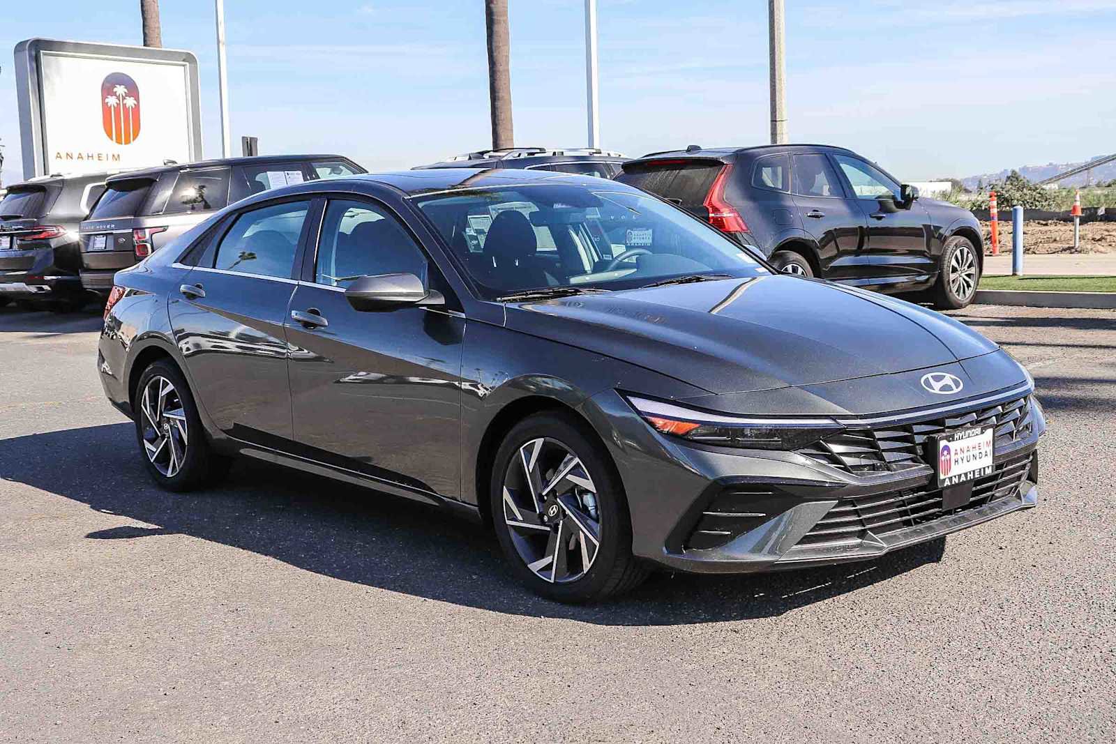 New 2025 Hyundai Elantra SEL image 3