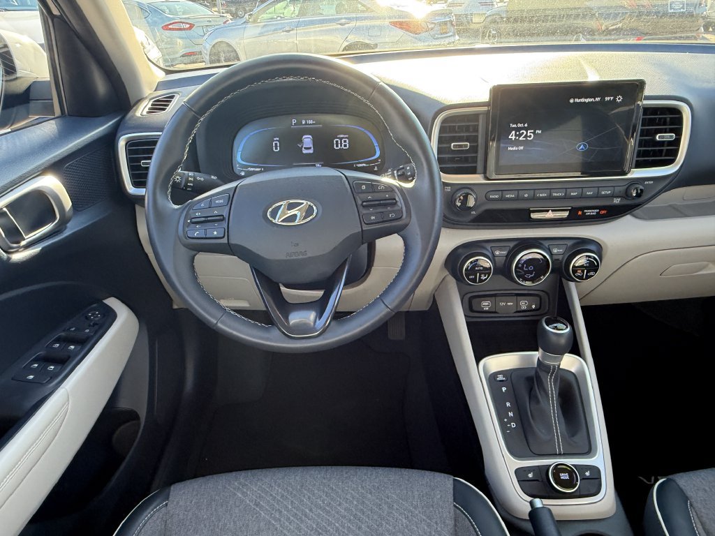 Certified 2023 Hyundai Venue Limited FWD image 14
