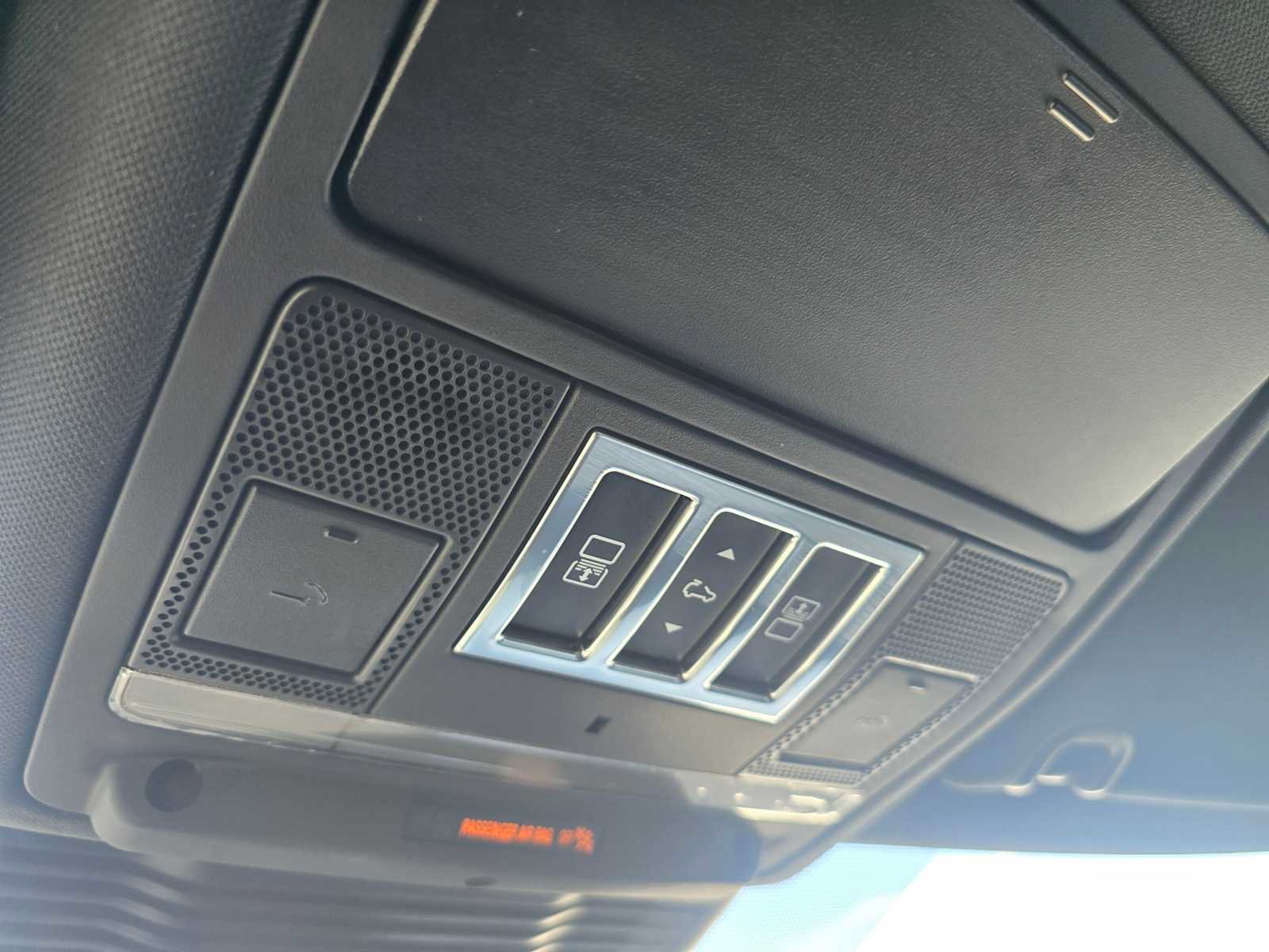 Used 2023 Land Rover Discovery S R-Dynamic image 36