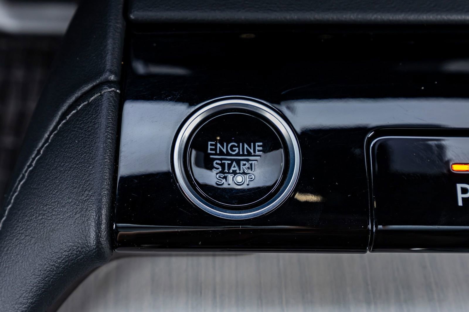 Used 2025 Lincoln Navigator L Reserve w/ Jet Appearance Package image 23