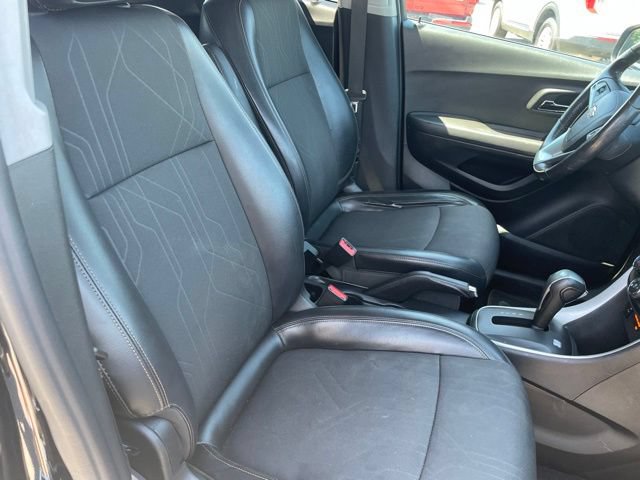 Used 2020 Chevrolet Trax LT w/ Driver Confidence Package AWD/4WD image 40