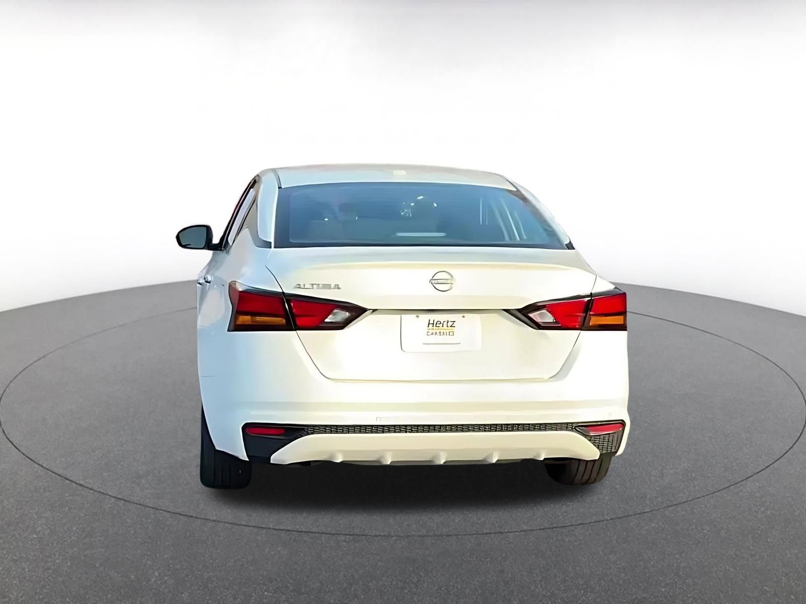 Used 2025 Nissan Altima 2.5 SV image 12