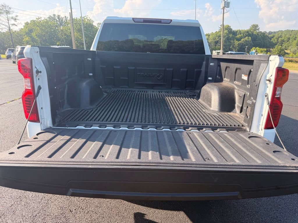 Used 2025 Chevrolet Silverado 1500 LT AWD/4WD image 37