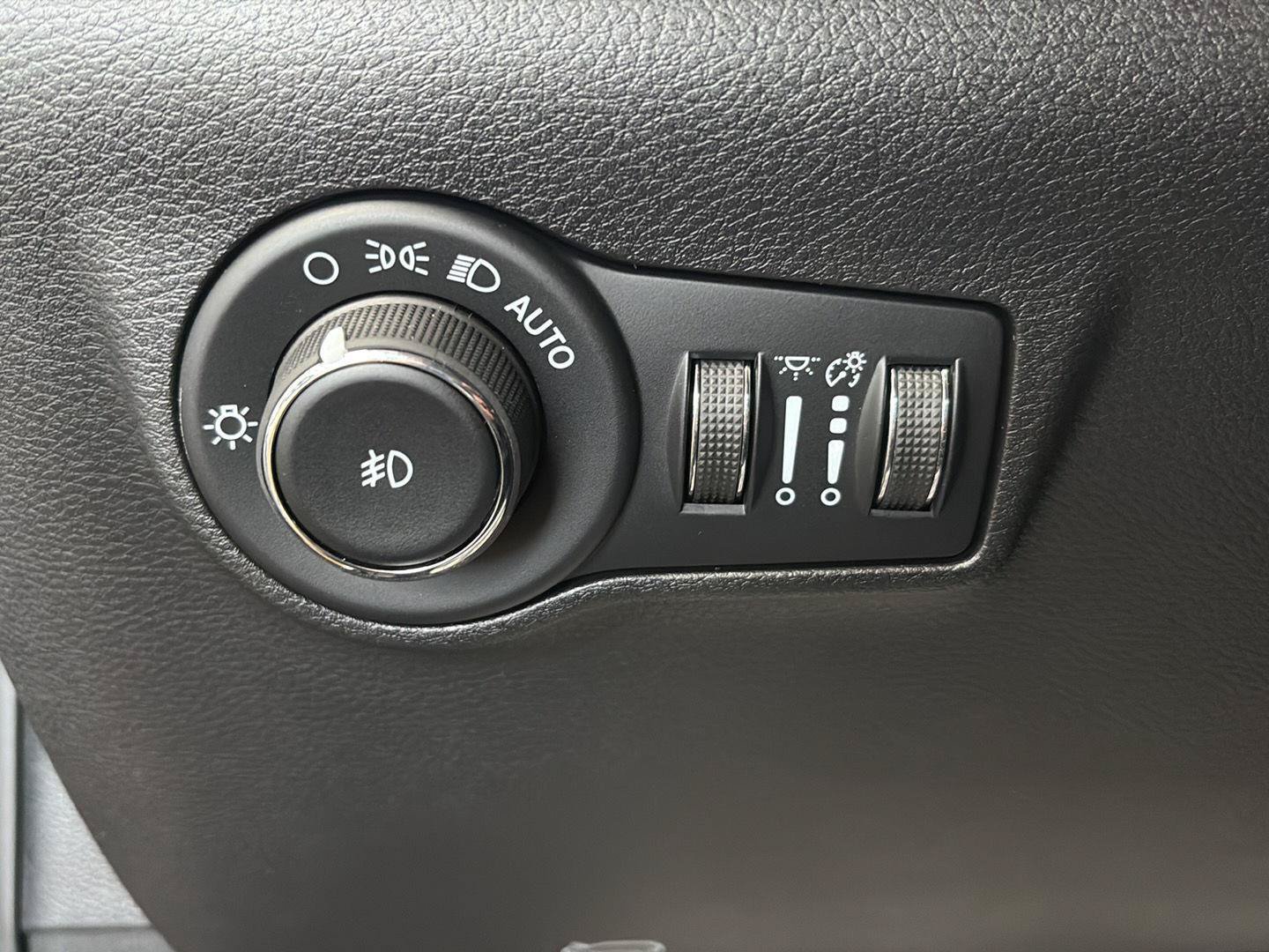New 2026 Jeep Compass Latitude AWD/4WD image 7