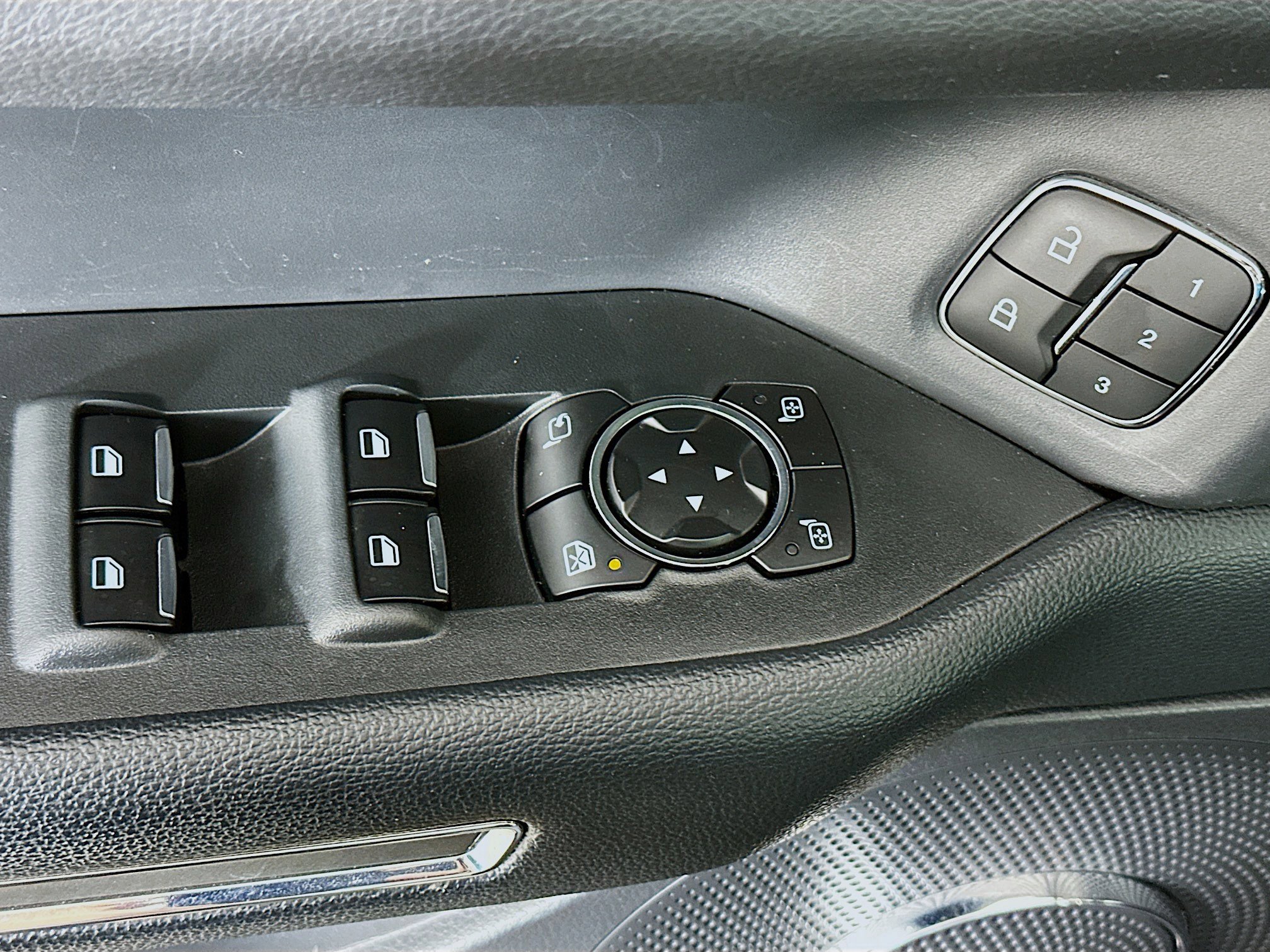 Used 2024 Ford Expedition XLT image 15